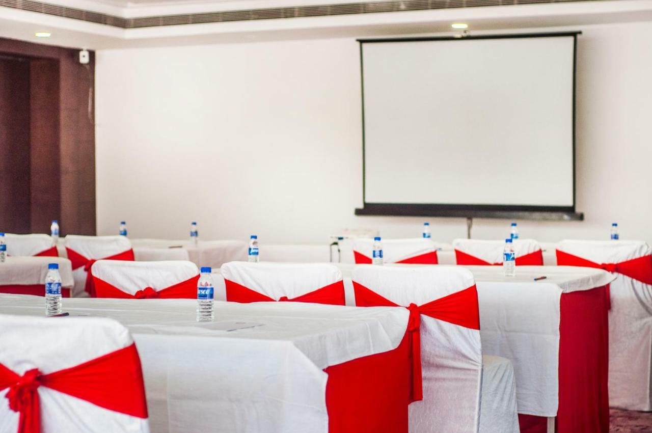 Jalsa Resort Indore Extérieur photo