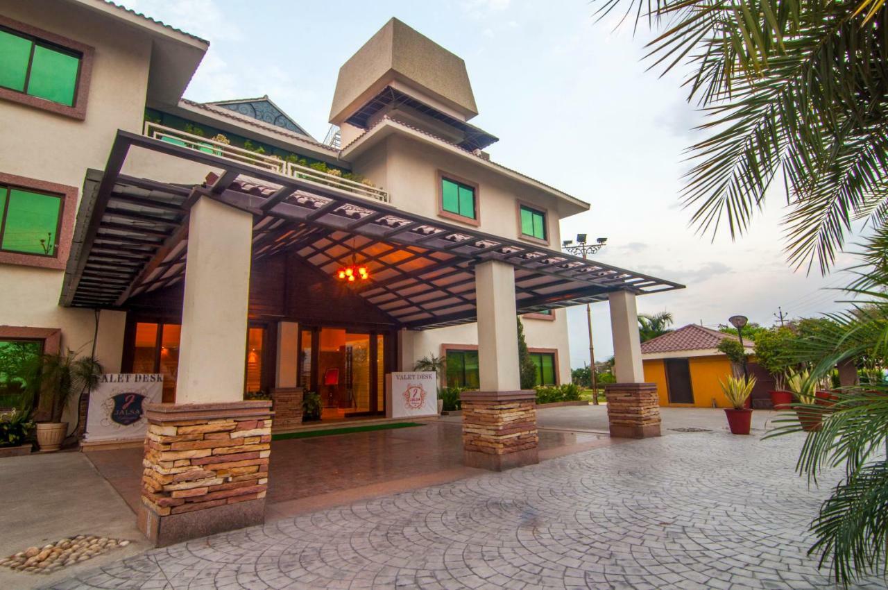 Jalsa Resort Indore Extérieur photo