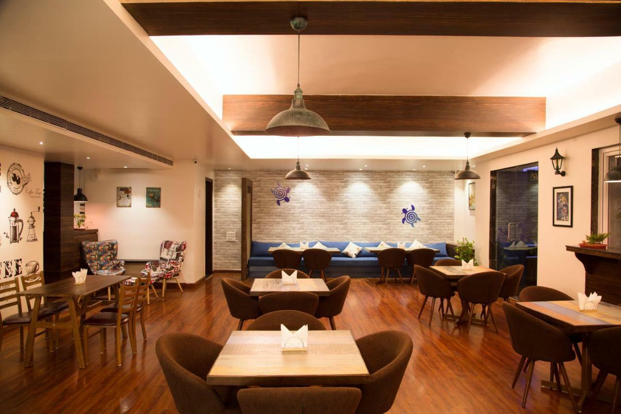 Jalsa Resort Indore Extérieur photo