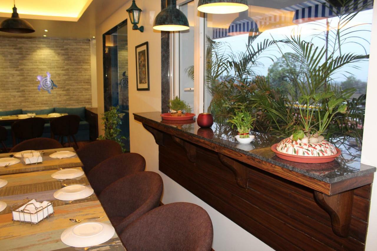Jalsa Resort Indore Extérieur photo