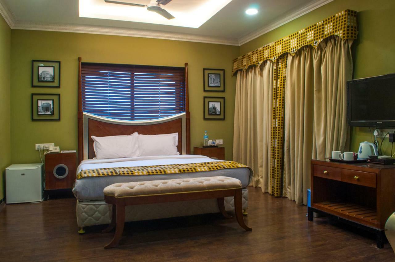 Jalsa Resort Indore Extérieur photo