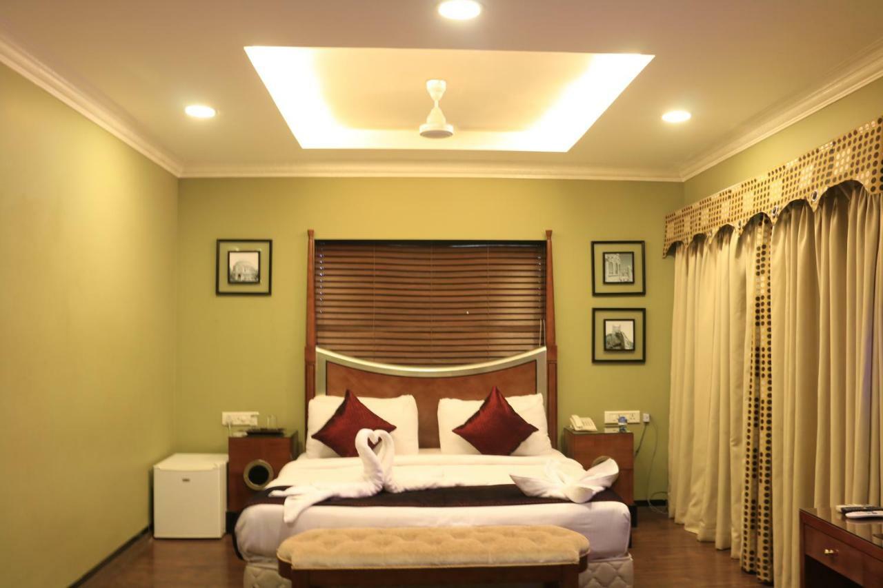 Jalsa Resort Indore Extérieur photo